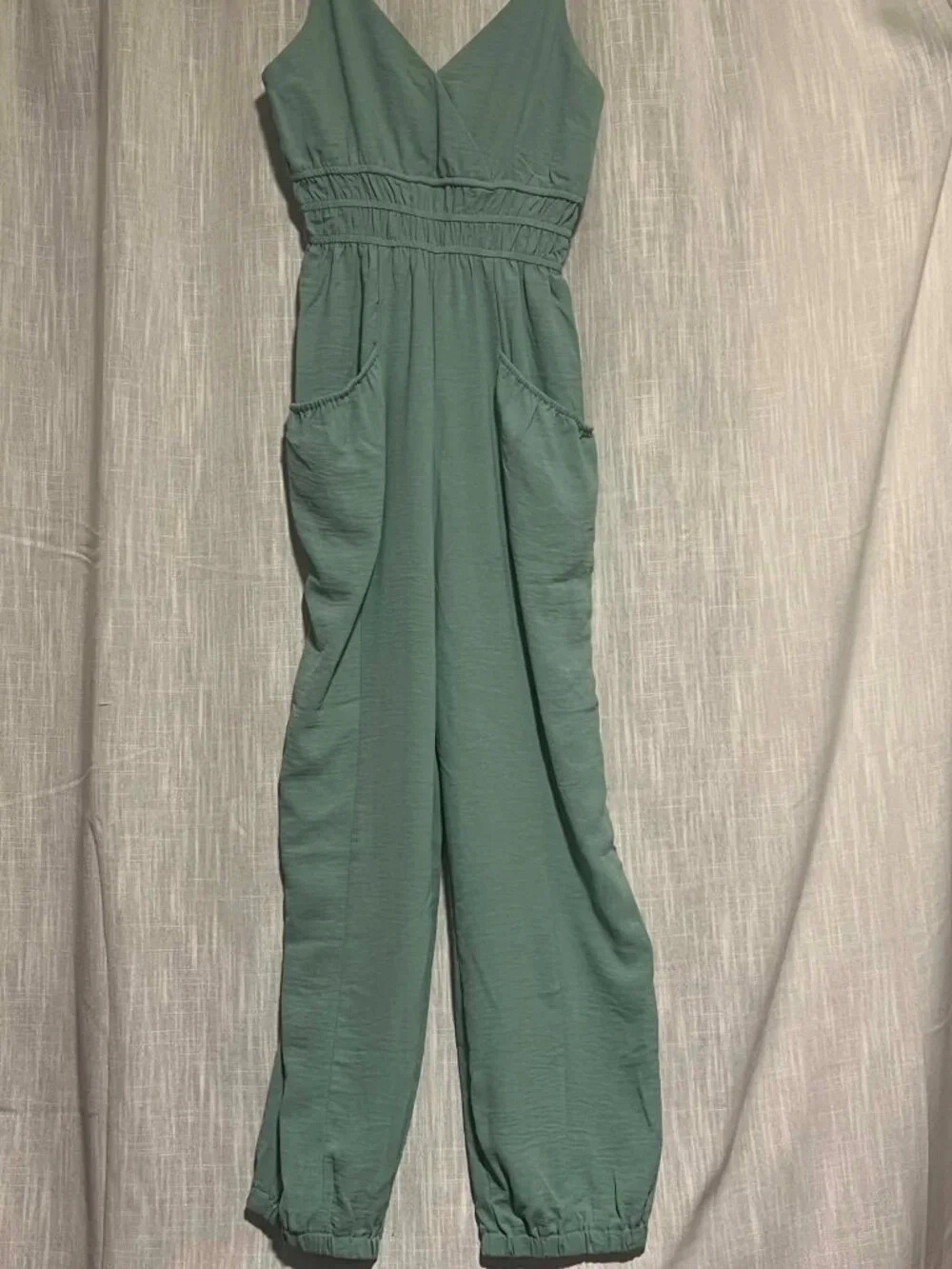 NWOT Cupshe Cami V-Neck Jumpsuit Sage Green Size XS - Picture 3 of 13
